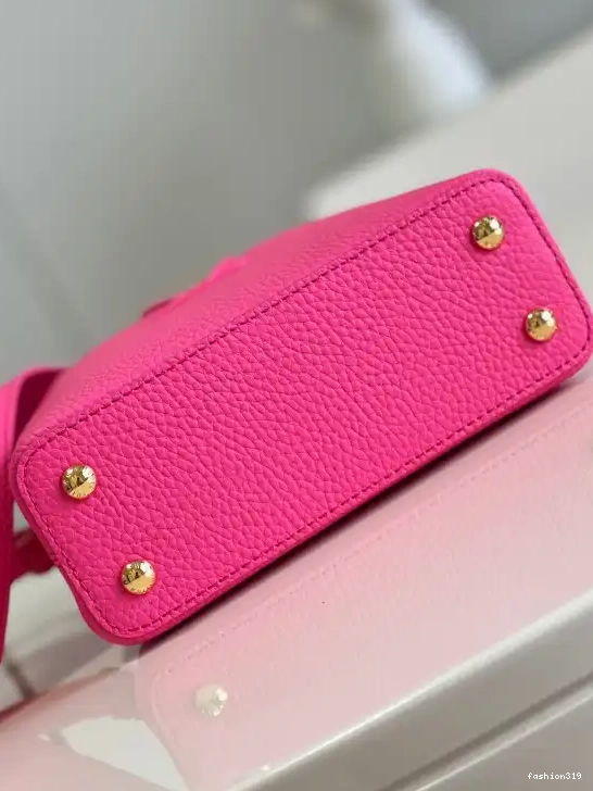 MINI LOUIS CAPUCINES VUITTON 0402